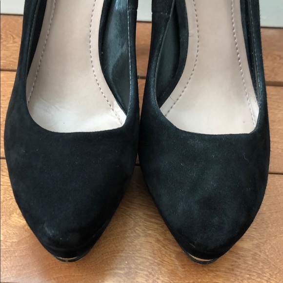 Vince Camuto Black Suede Platform Pumps - Picture 3 of 7